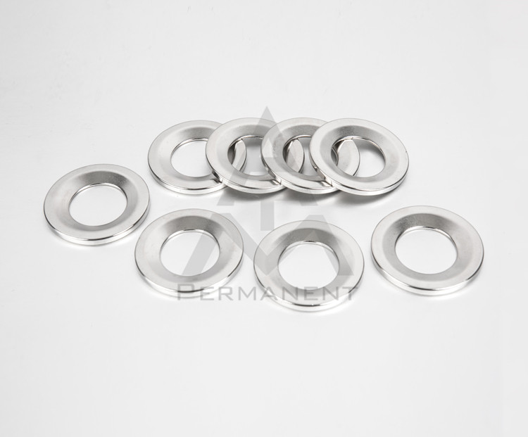 Loop permanent magnet with big concave hole nickel coating