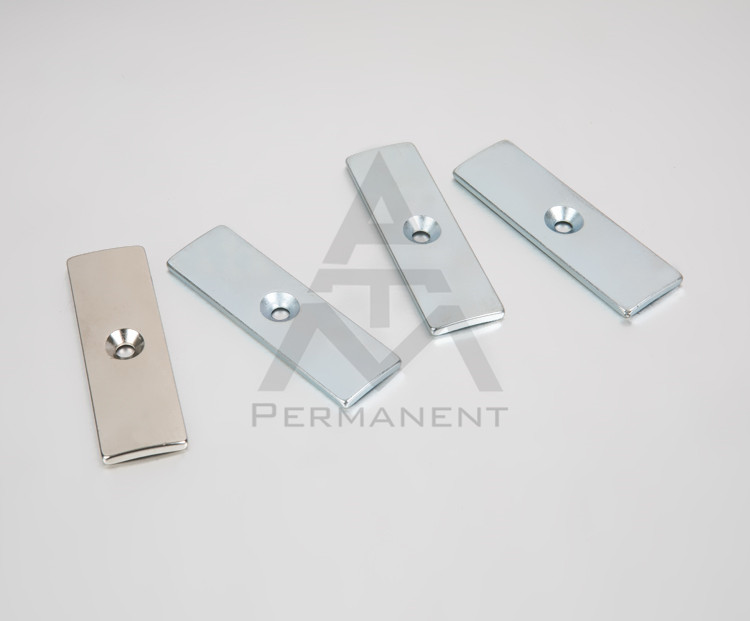 Tile rare earth magnet with hole with NdFeB magnetic material